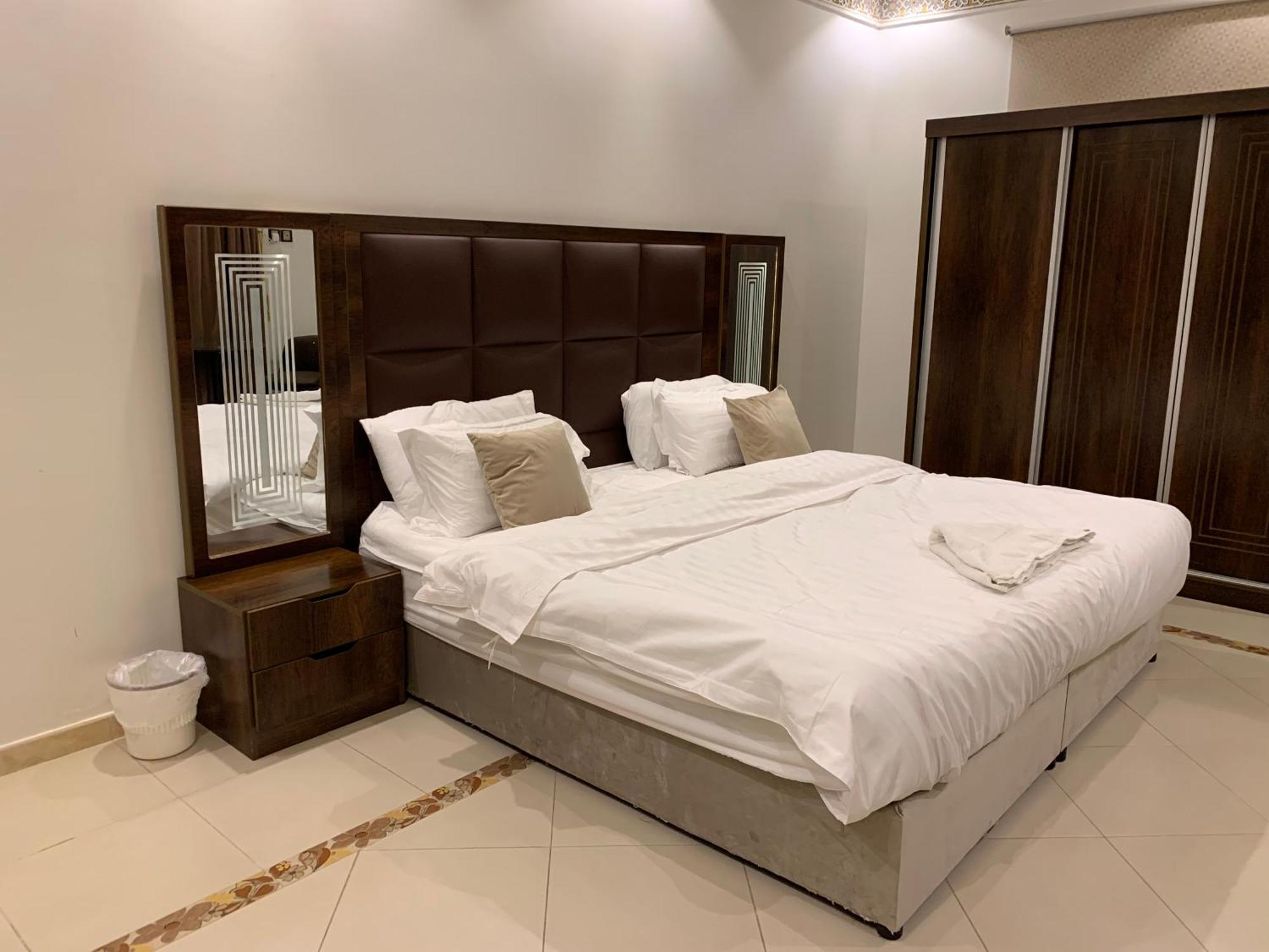 Friday Suites Al-'Ula Exterior foto