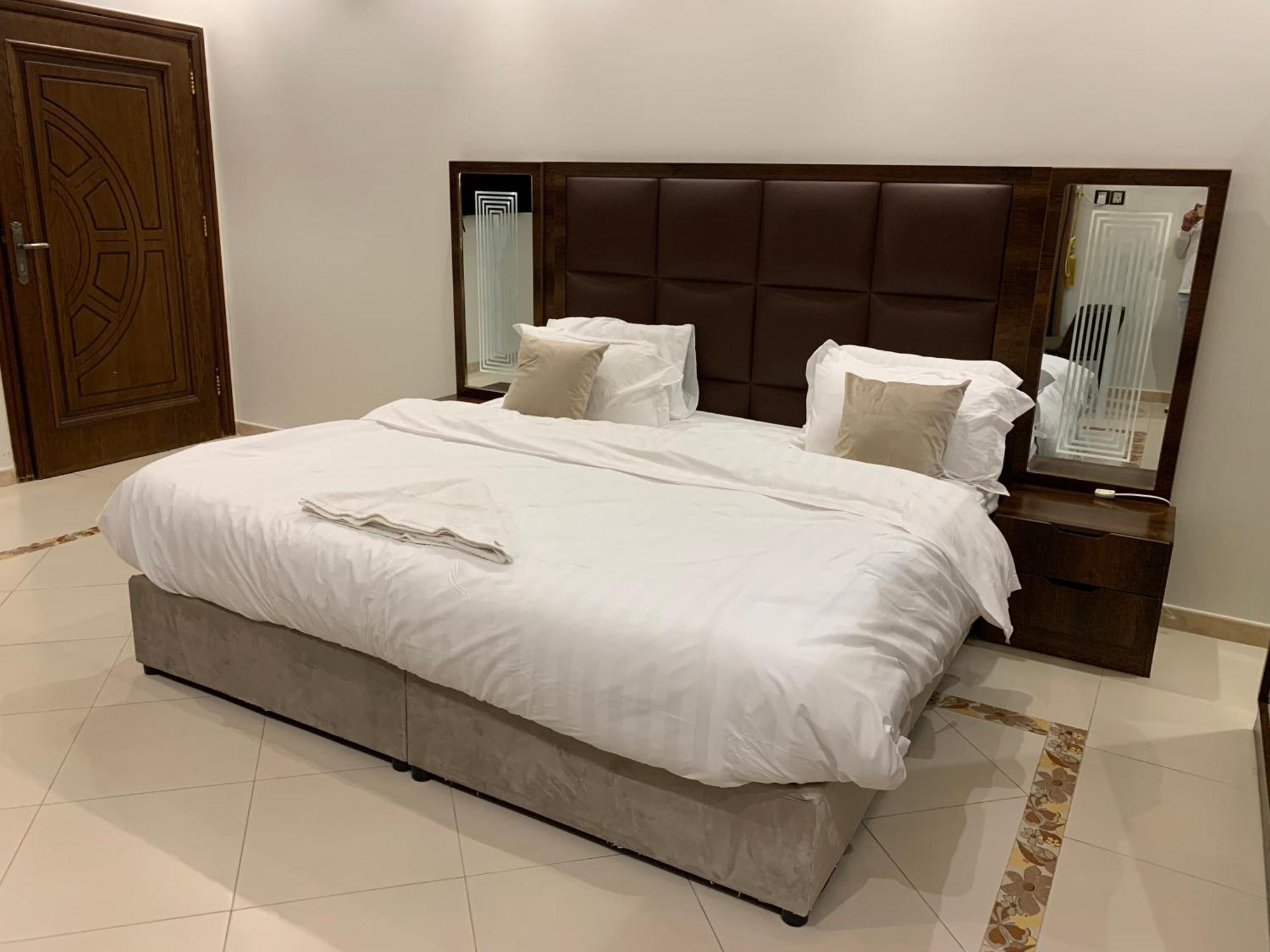 Friday Suites Al-'Ula Exterior foto
