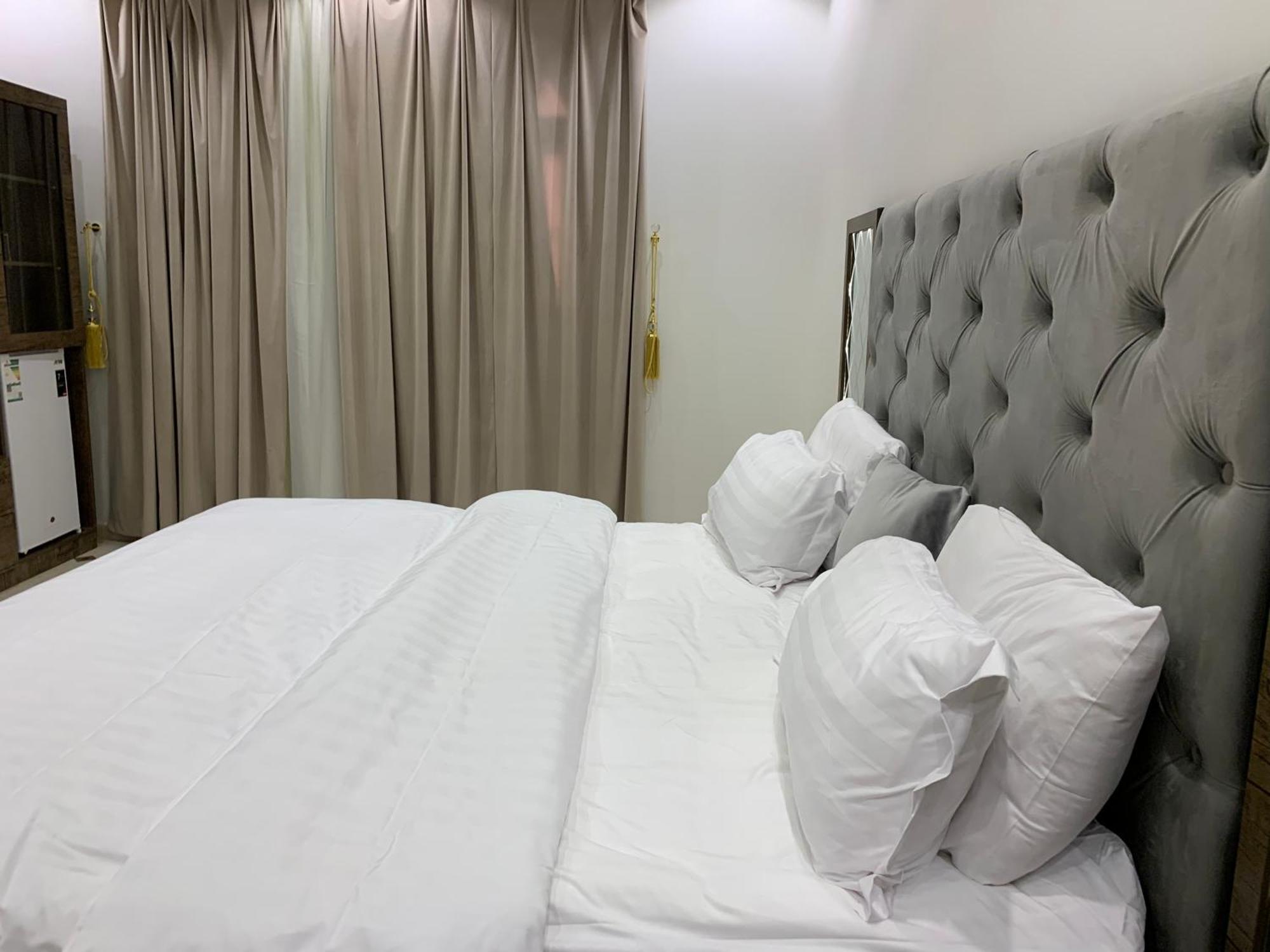 Friday Suites Al-'Ula Exterior foto
