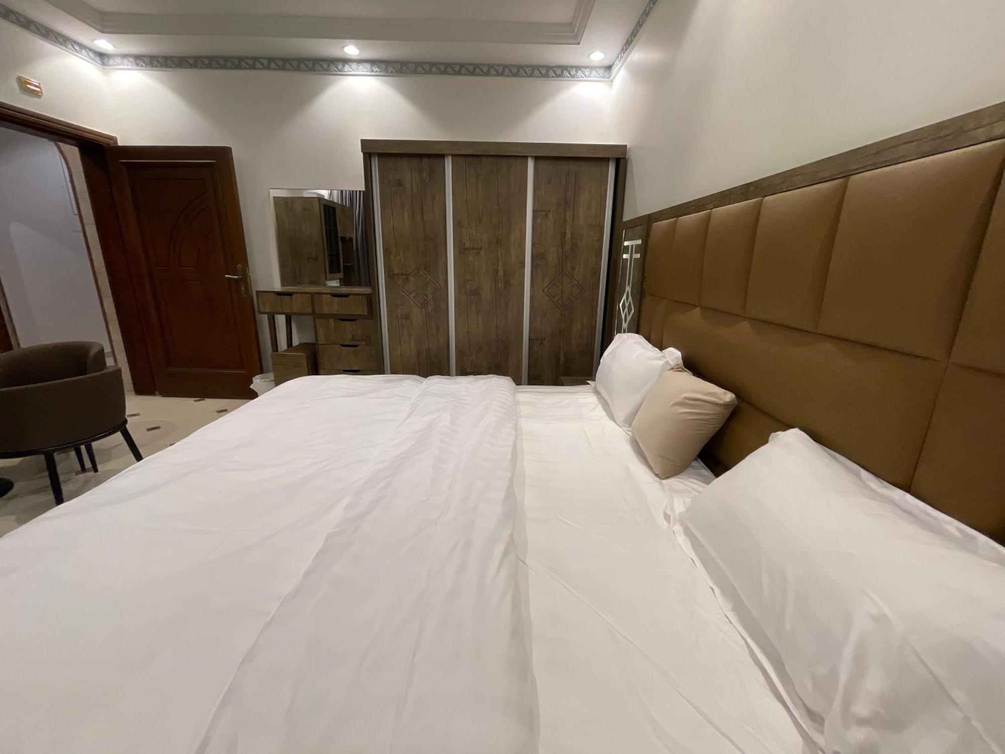 Friday Suites Al-'Ula Exterior foto