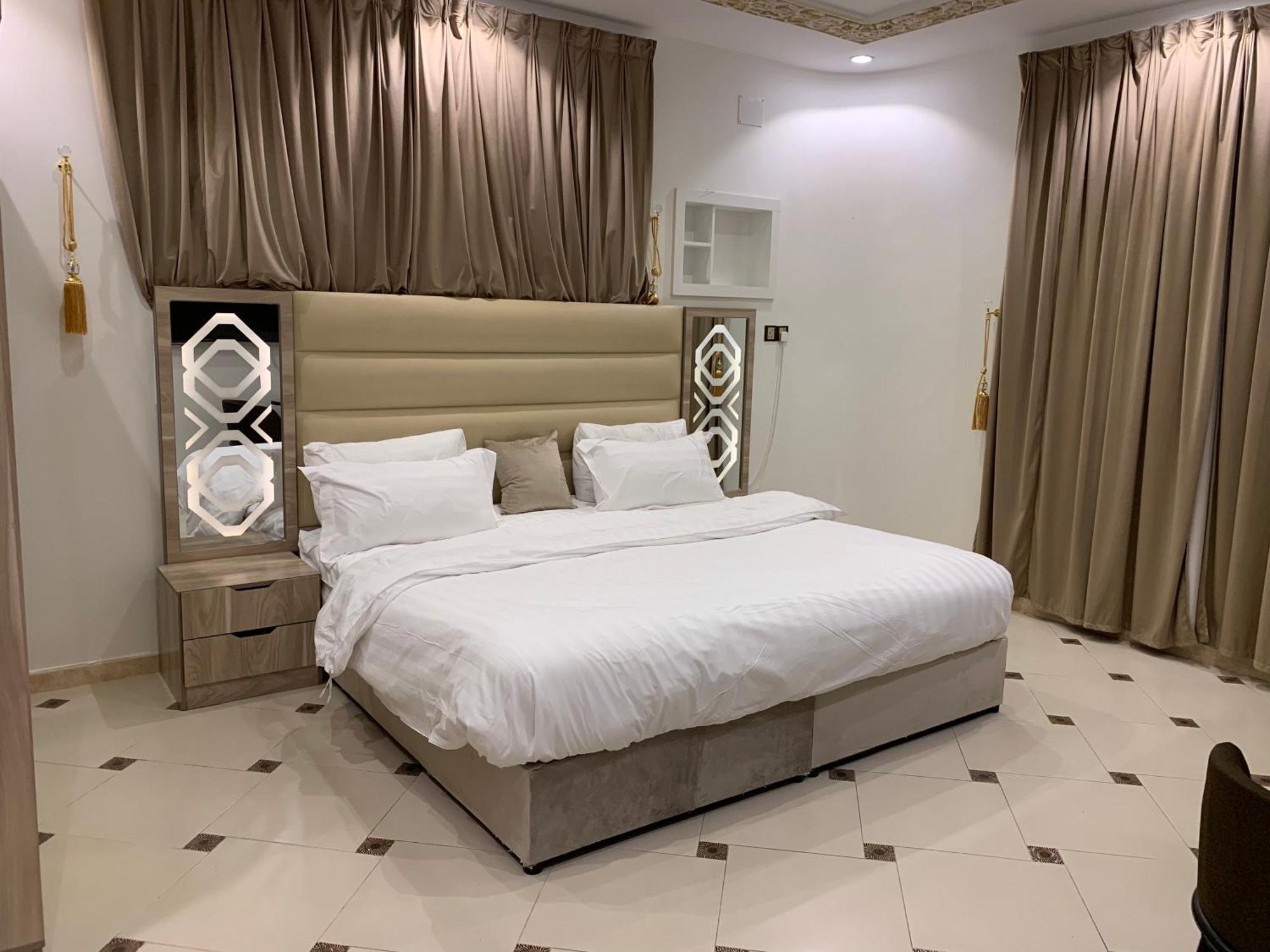 Friday Suites Al-'Ula Exterior foto
