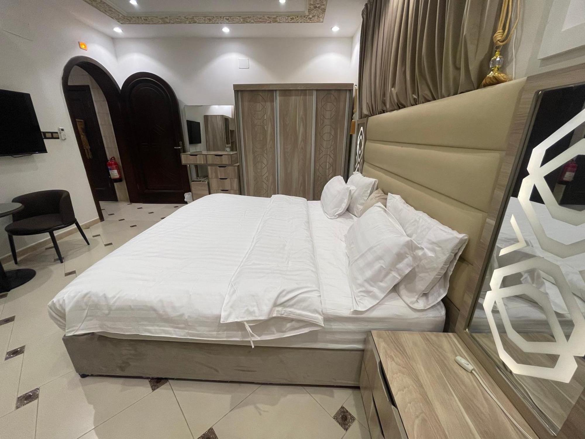 Friday Suites Al-'Ula Exterior foto